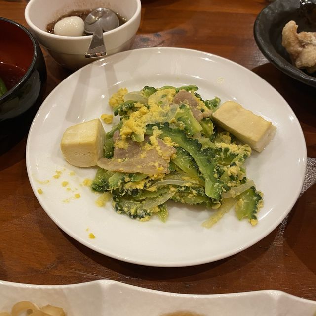 沖縄本島・糸満市「首里天楼別邸（すいてんろうべってい）」琉球料理を食す