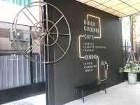 Black Ground Cafe & Dining 