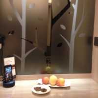 香港の高台に在る、STANFORD HILLVIEW HOTELは、ウェルカムスイーツが洒落てて、窓からの眺めは最高。