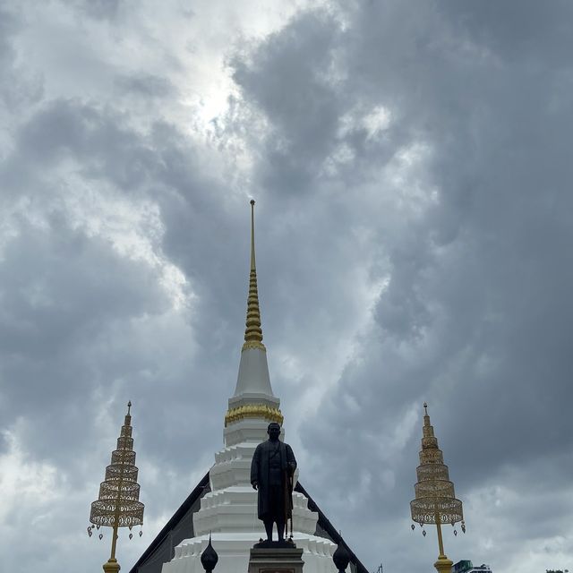 วัดสวยกลางกรุง