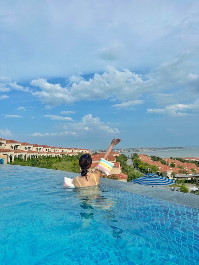 무려 5개의 수영장이 있는 무이네 호텔 🏝️