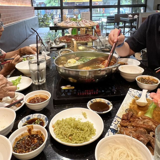 เฝอลุงโฮ หัวหิน สายสุกี้ชาบู เฝอ หม่าล่าต้องลอง