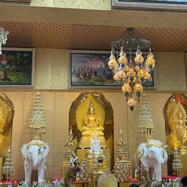 Wat Pha Sorn Kaew 