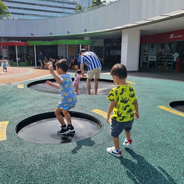 Fun Wet & Dry Play Areas For Kids In Mall