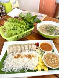 ครัวแหนมเนืองอาหารเวียดนาม 