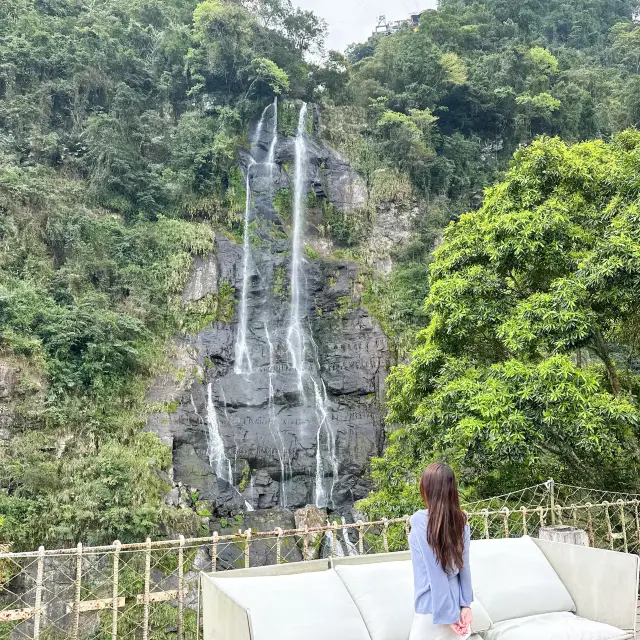 台灣烏來｜瀑布下的咖啡店 Cafe with a waterfall view✨