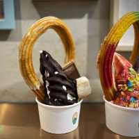 📍香港尖沙咀｜TWIST & BUCKLE · 最新入圍米芝蓮街頭小食🏆 彩虹色彩多種口味Churro🌈