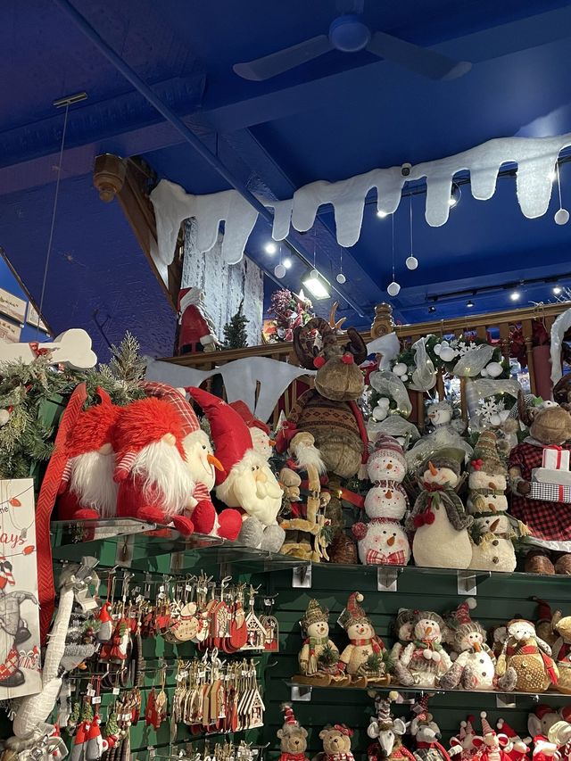 12월 25일에만 문을 닫는 크리스마스 마켓, “La Boutique de Noël de Québec”