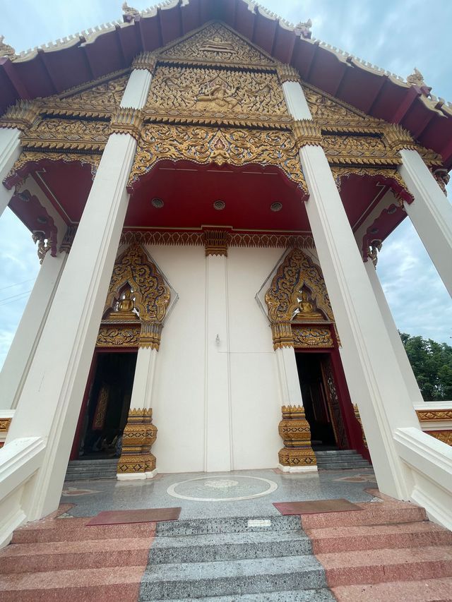 กราบหลวงปู่ดุลย์