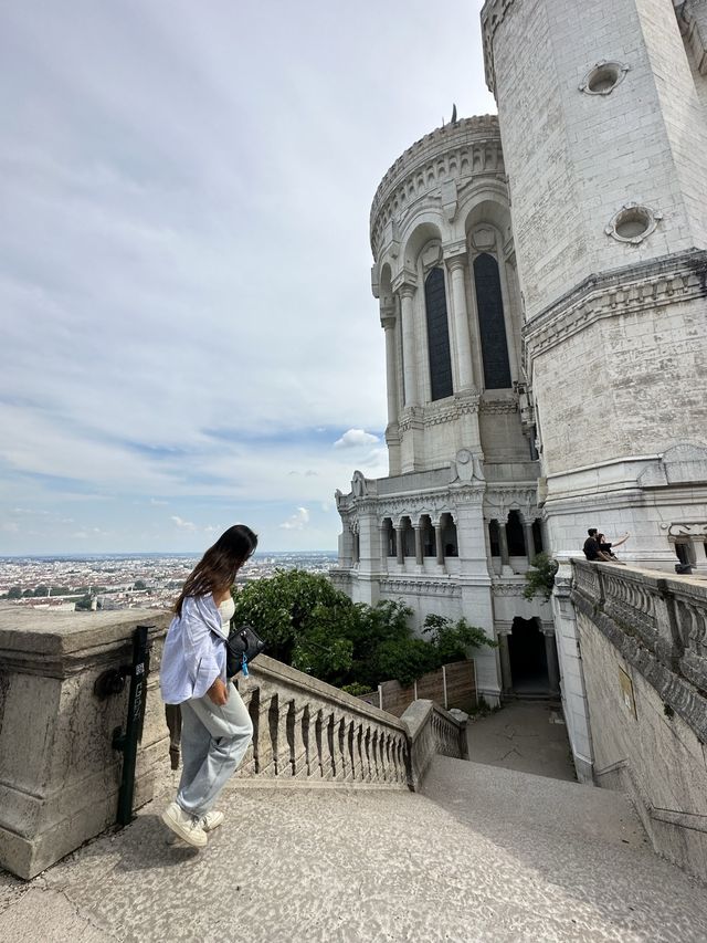 A must see landmark in Lyon 🇫🇷⛪️🔔