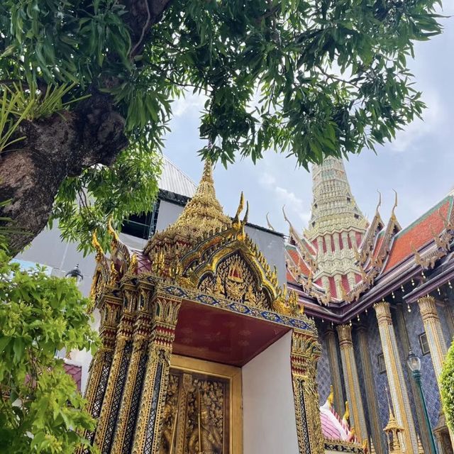 探索泰國的皇家奇蹟！🏰🌞曼谷大皇宮✨