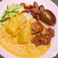 ข้าวแกงเก้าอี้ดนตรีในตำนานเยาวราช