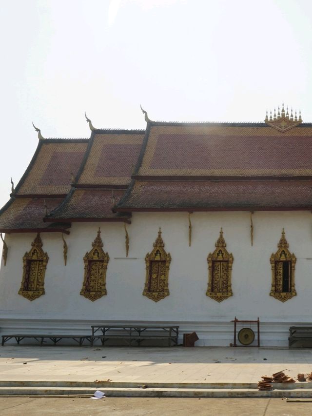 ไหว้พระริมฝั่งโขง