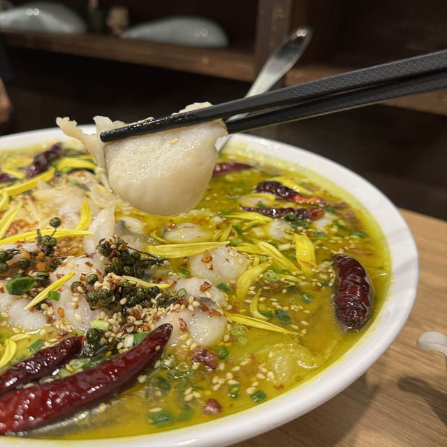 麻麻辣辣酸菜魚😍銅鑼灣～漁稼