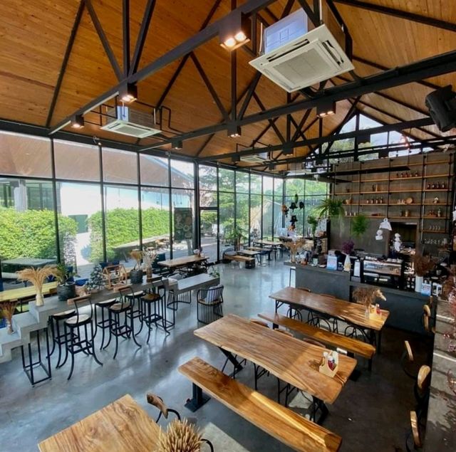 Makvid Cafe & Bistro