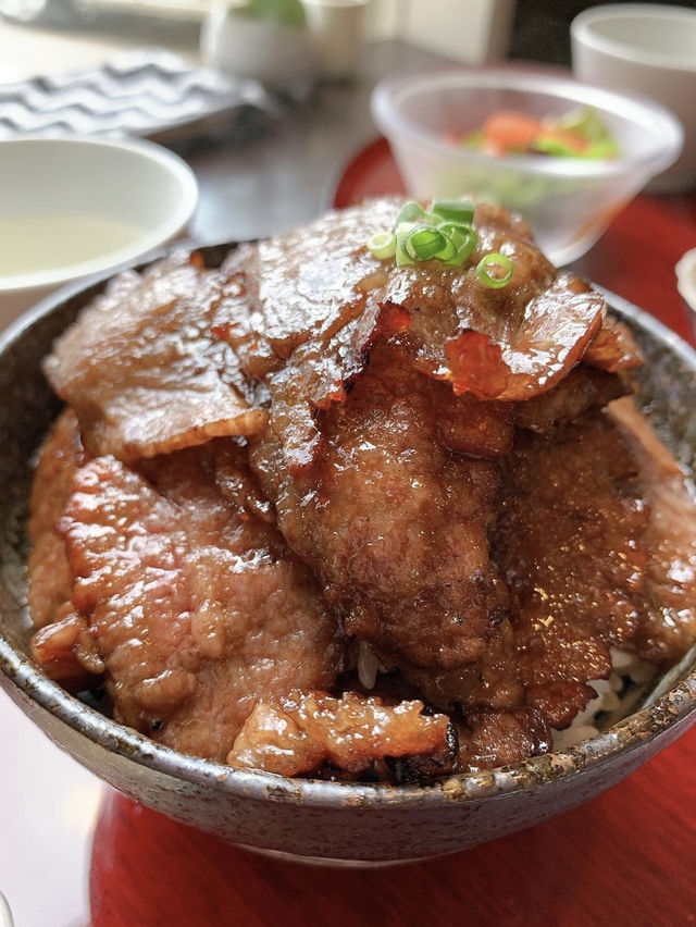 【北九州ランチ】山盛りお肉が食べたくなったらこちら🥢北九州の隠れ家レストラン♪