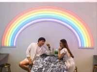 ร้านก๋วยเตี๋ยวเรือสวยขนาดนี้มันจะเกินไปไหม