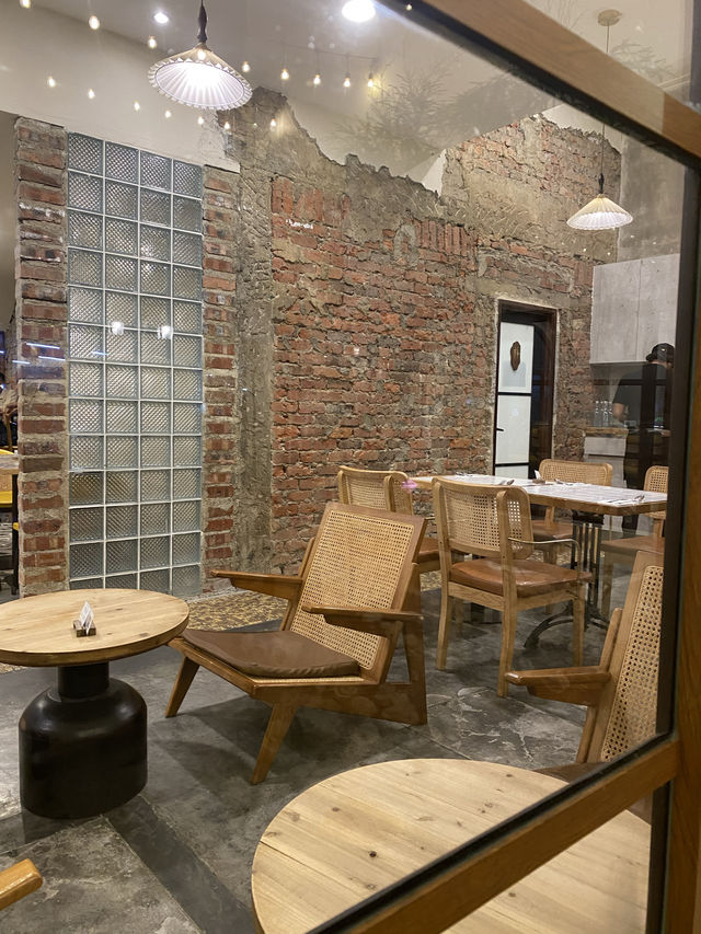 Beautiful scenery at this gorgeous cafe!
