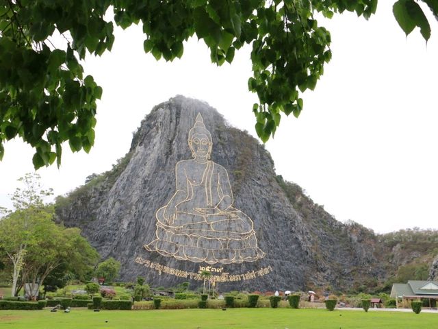 ชมพระพุทธรูปแกะสลัก เขาชีจรรย์