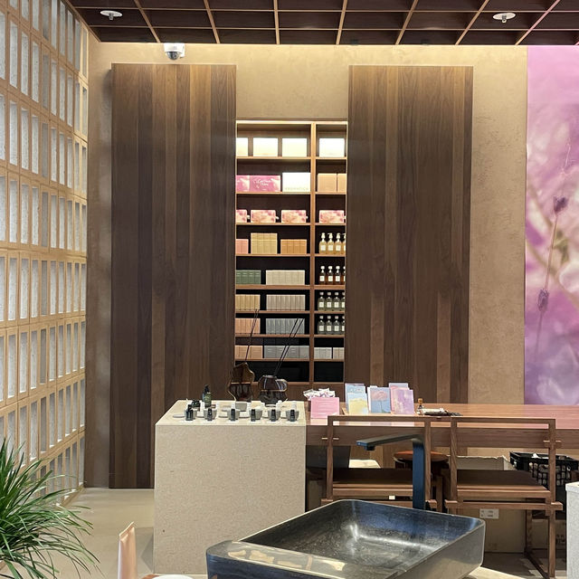 カロスキルにあるAROMATICAの店舗🤍✨