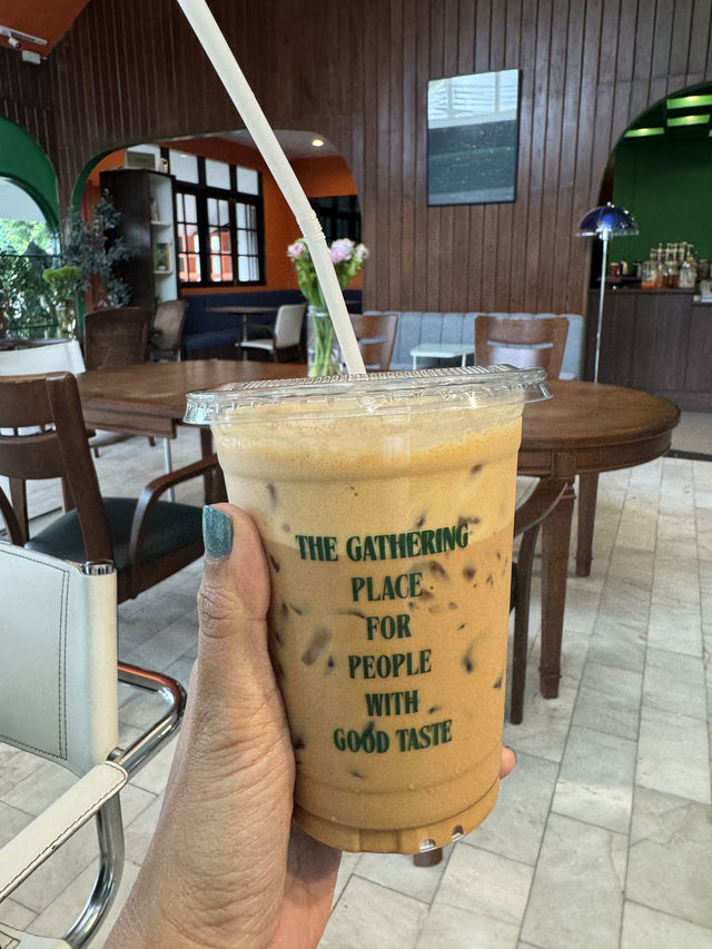 Thursdae 🤍 ร้านชาน่ารัก พิกัดย่านกองบิน 41 🥤