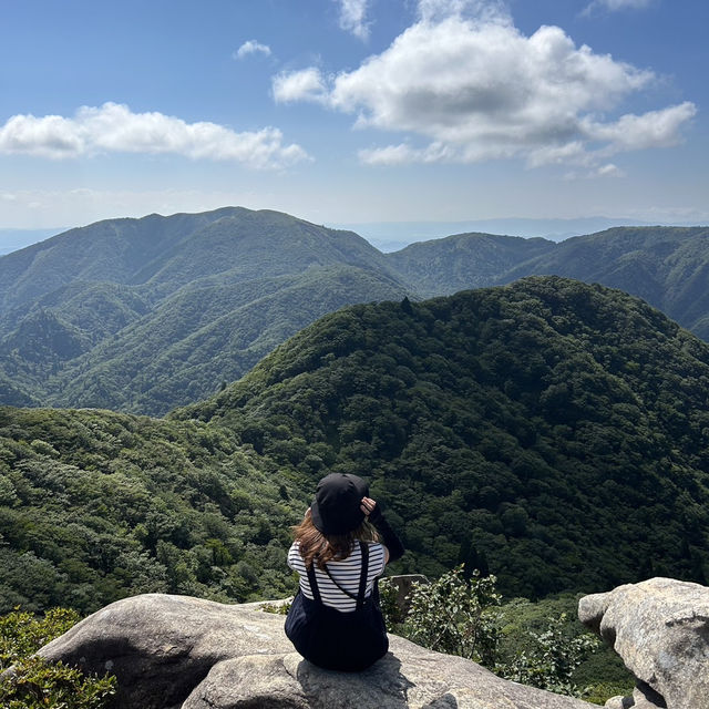 暑さも吹き飛ぶ避暑地！美味しい食事を楽しんだ後はロープウェイで標高1180mの世界へ