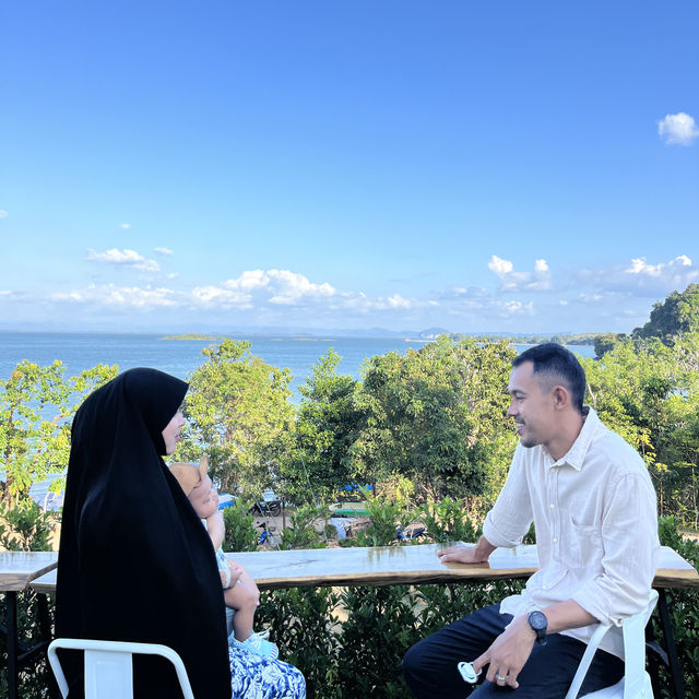 Maya ริมเล คาเฟ่บนเกาะสุกร จ.ตรัง