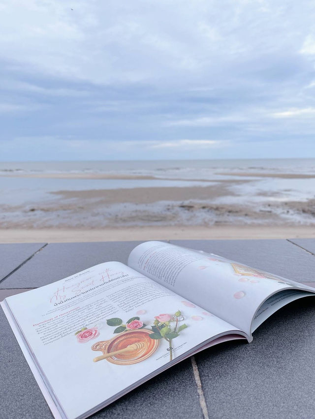 ริมชายหาดชะอำ 💙