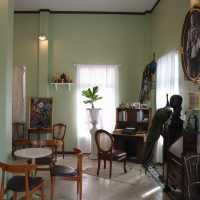ถวายบัว Thawai Bua Cuisine & Cafe