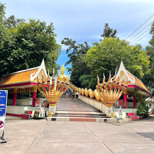 “วัดพระใหญ่“ วัดสวยบนเนินเขาพัทยา