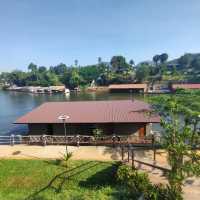 🛖✨ The river life resort