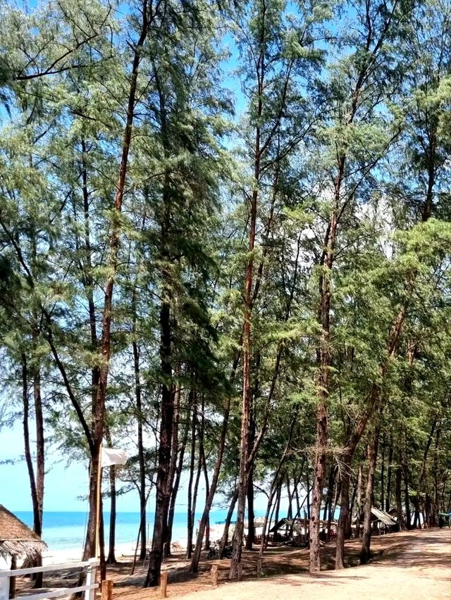 A RELAXING STOP AT NA THAP BEACH