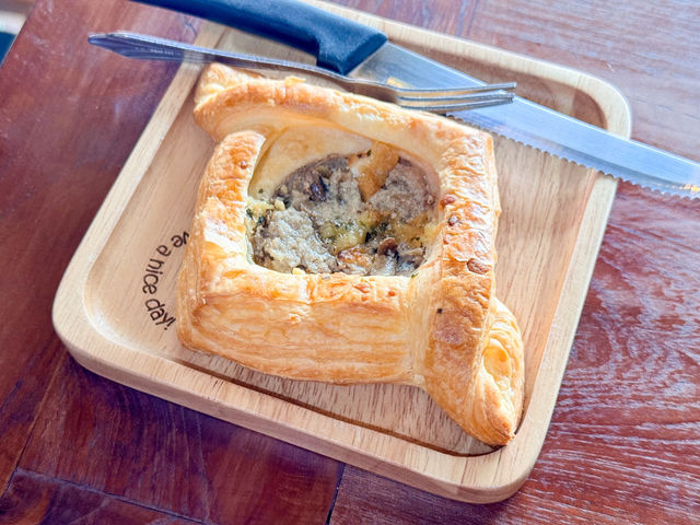 คาเฟ่ริมคลองภาษีเจริญ Meili cafe