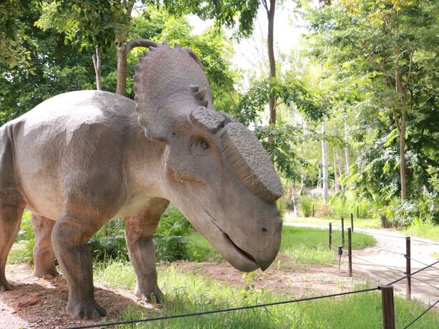 เที่ยวดูไดโนเสาร์ที่ Pattaya 