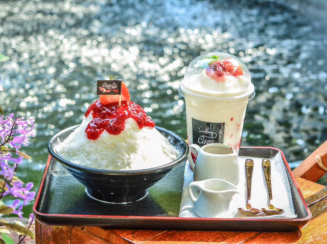 คาเฟ่ในสวนญี่ปุ่นมีบ่อปลาคราฟ ชลบุรี