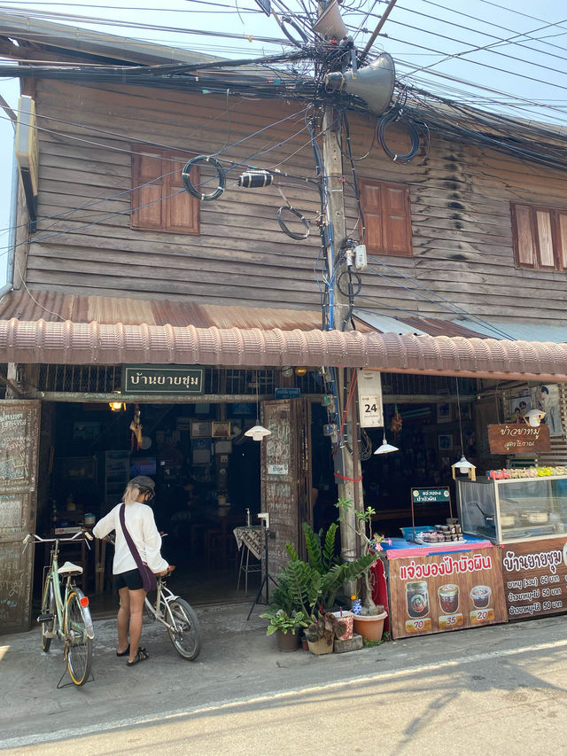 ร้านข้าวขาหมูเชียงคาน | จ.เลย 🏡🚲⛰️☀️