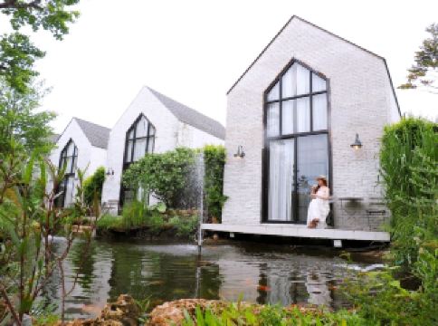 #Accommodation in Tak, English garden style, great atmosphere.