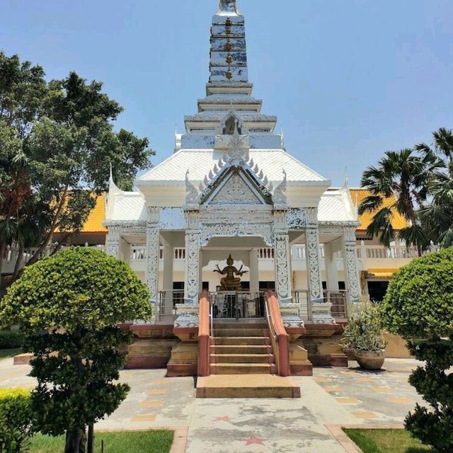 Wat Kroen Ka Thin(Luang Pho Phian)