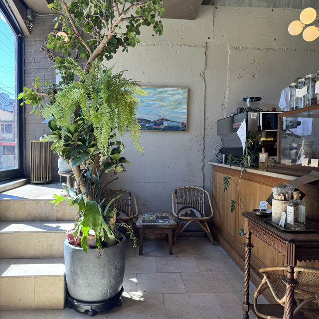 手回し焙煎機で自家焙煎の喫茶店