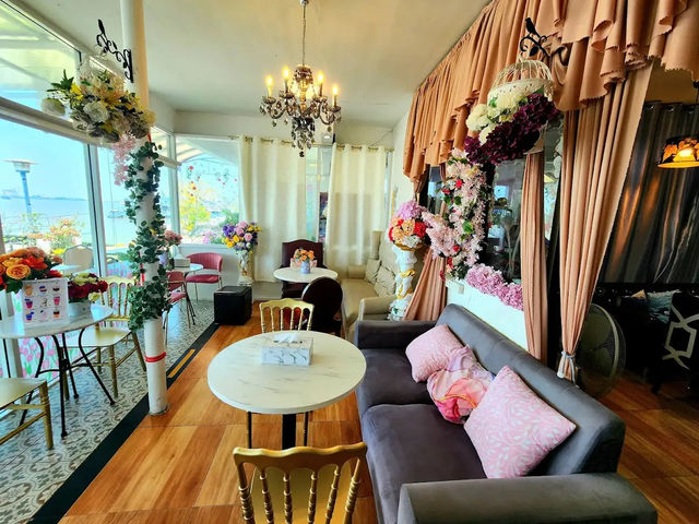 The River Cafe คาเฟ่วิวสวยริมแม่น้ำเจ้าพระยา