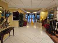 Stay here if you want some place nearby George Bush Intercontinental Airport