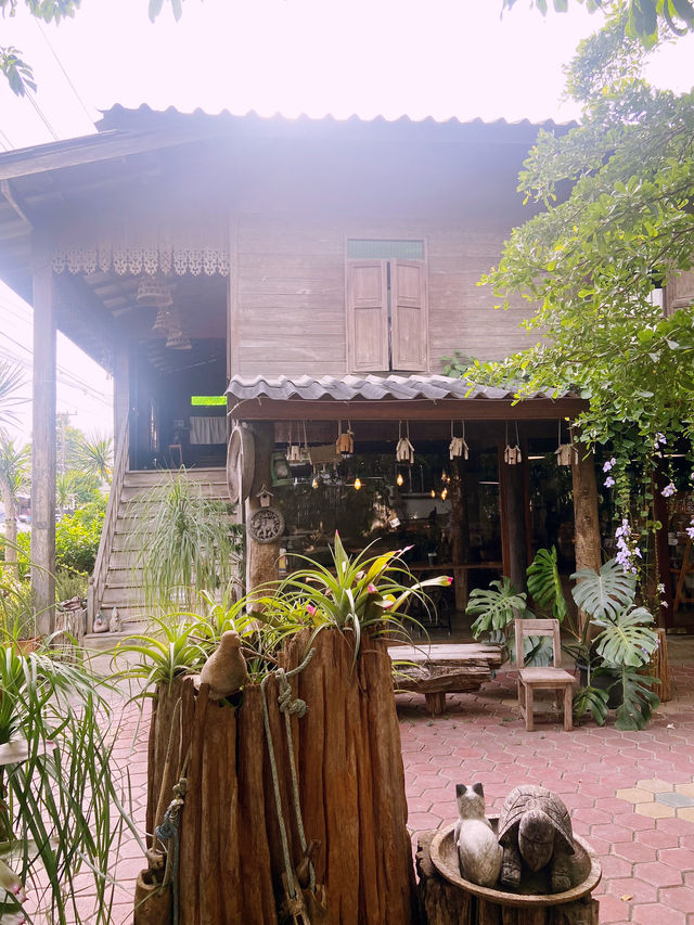 เฮือนหม่อน Coffee 