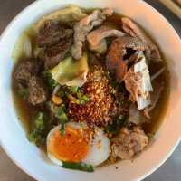 ร้านนายตี๋ ก๋วยเตี๋ยวลูกชิ้นปลากราย 3 รส