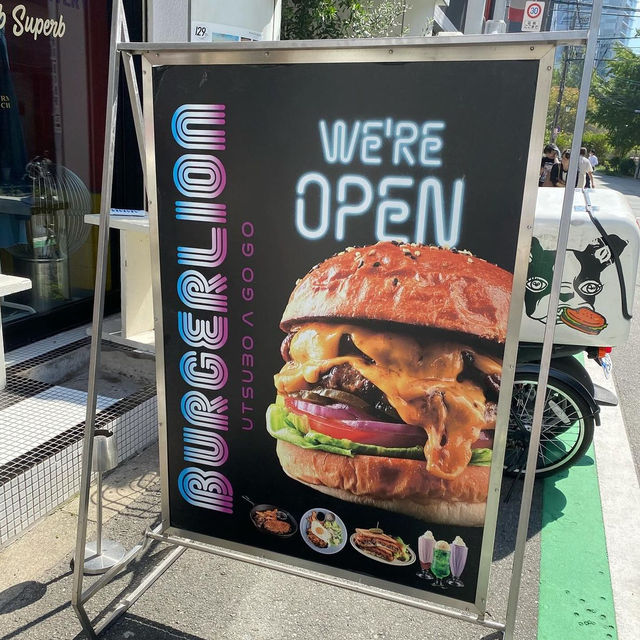 【大阪/肥後橋】宇宙船のようなスペイシー空間なハンバーガー屋さん