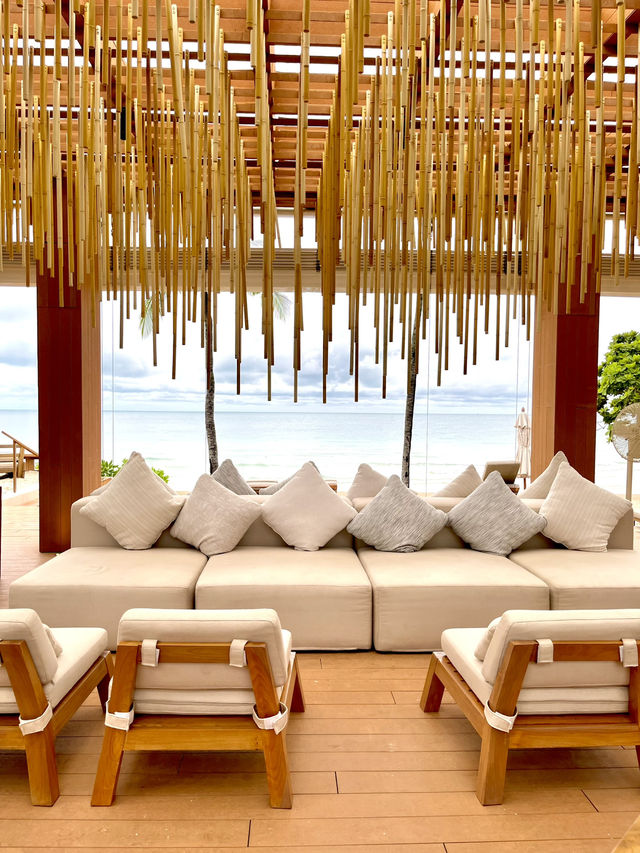 คาเฟ่ริมทะเลที่ Salt Society Samui