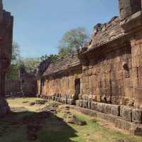 2สถานที่ท่องเที่ยวปราสาทเมืองต่ำ-ปราสาทเขาพนมรุ่ง