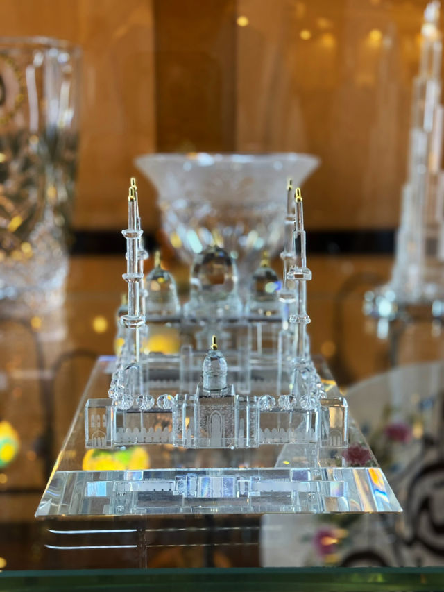 🚶🏻‍♂️ Souvenir Shop by the Mosque
