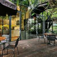 A Peaceful Garden Cafe in Bangkok