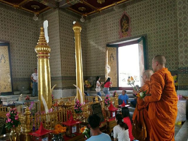 พาคุณพ่อ..ไหว้ศาลหลักเมือง