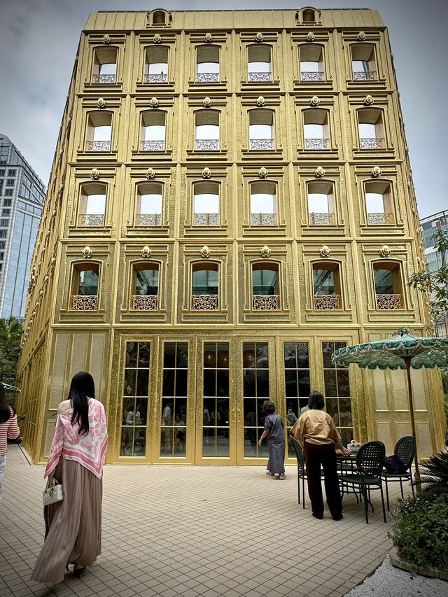ที่สุดแห่งการเช็คอิน 2024🌟 “Dior Gold House“ 